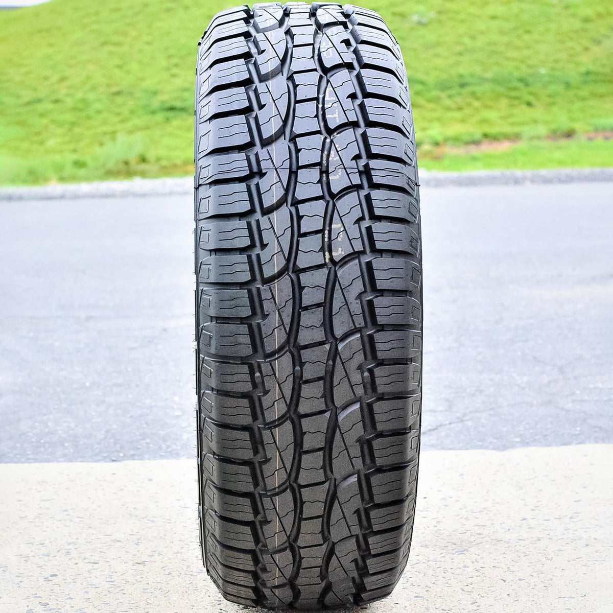 265/70R18 124S Tires V942