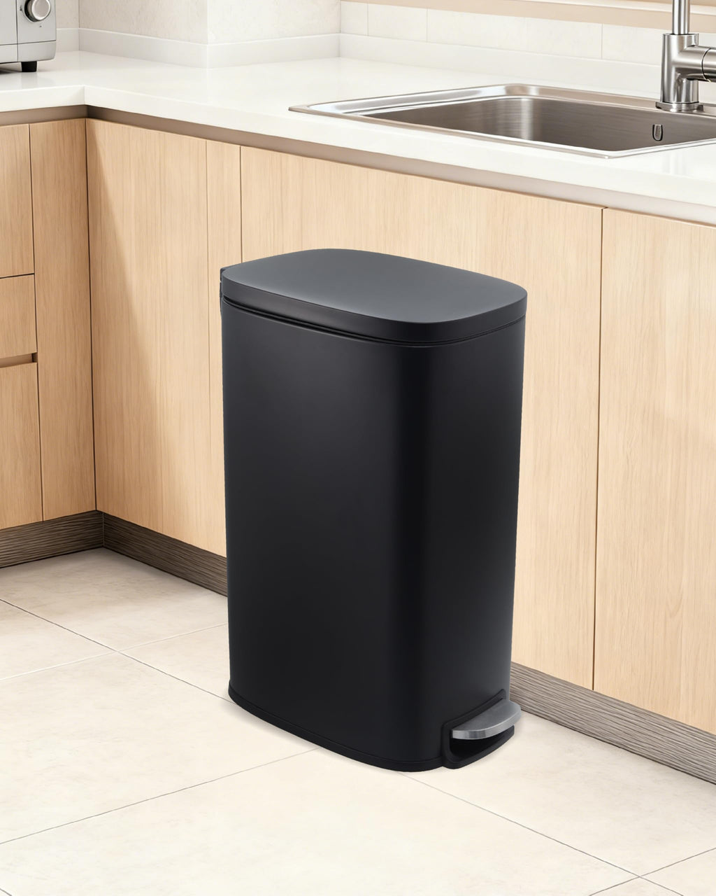13.2 gal Slim Step Trash Can D4831